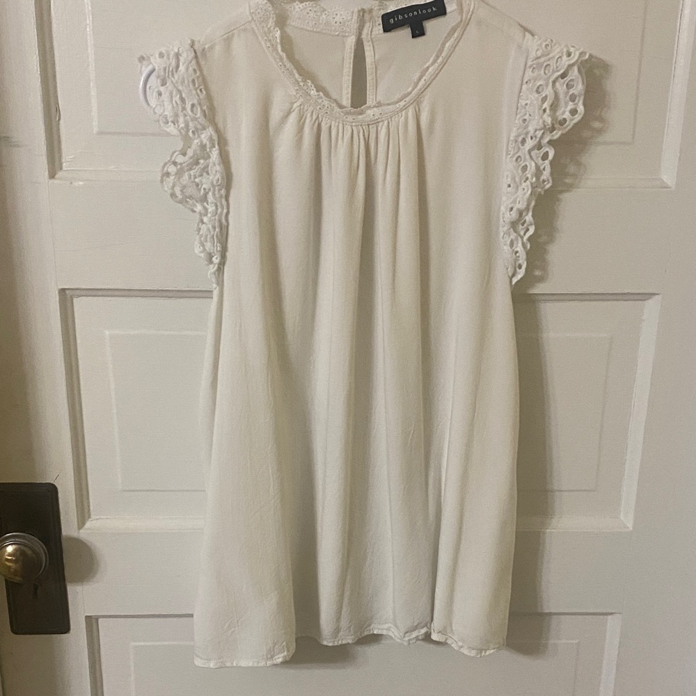 GibsonLook Cream Lace Sleeve Blouse